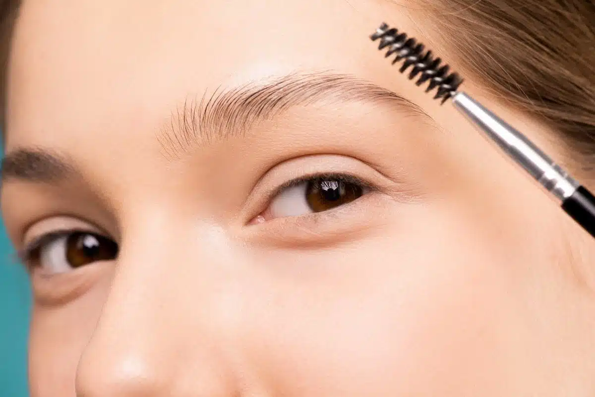 maquillage sourcils